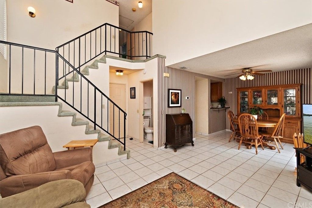 listing image 130729558138960889573