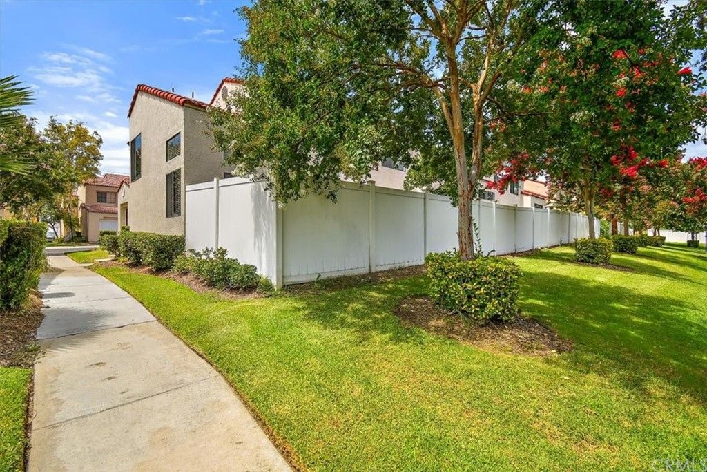 listing image 130722118533735728177