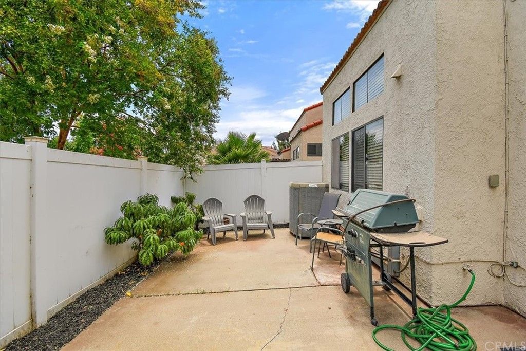 listing image 130721403749324439821