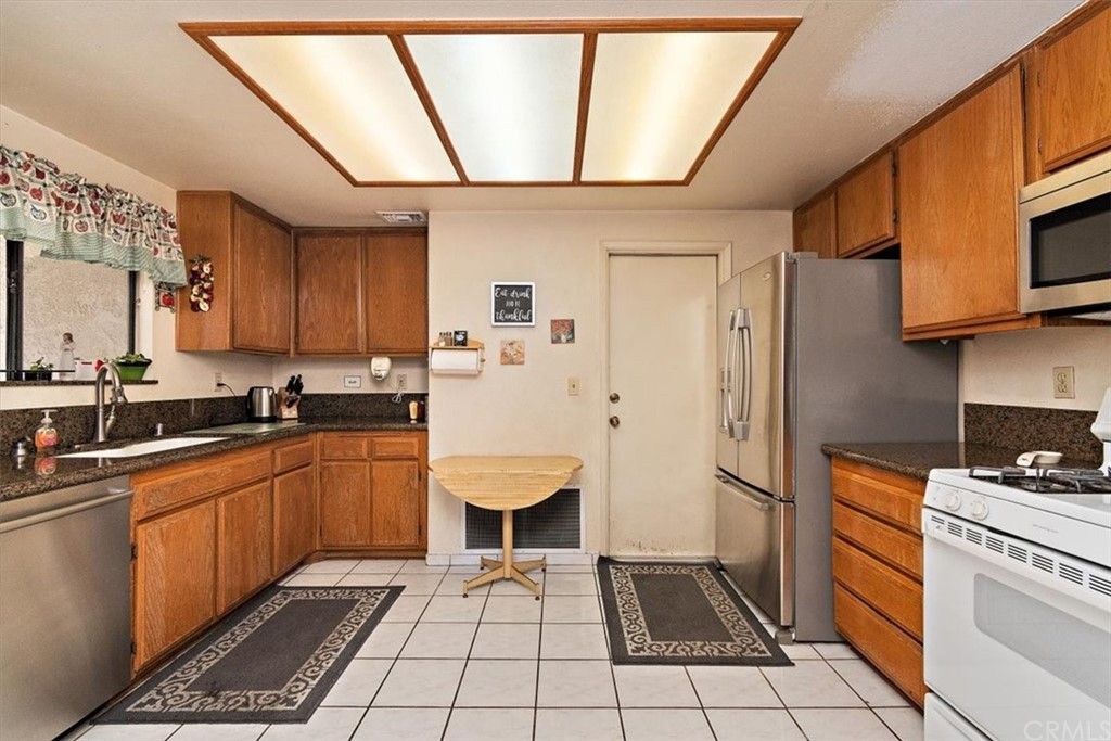 listing image 130726286855276622886