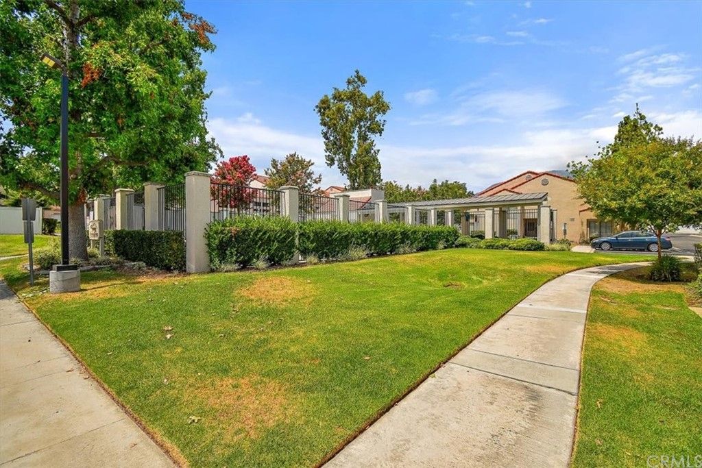 listing image 130726651225248448624