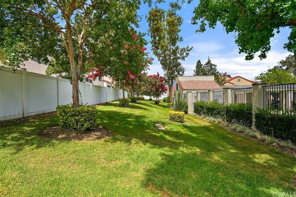 listing image 130729539989342421216