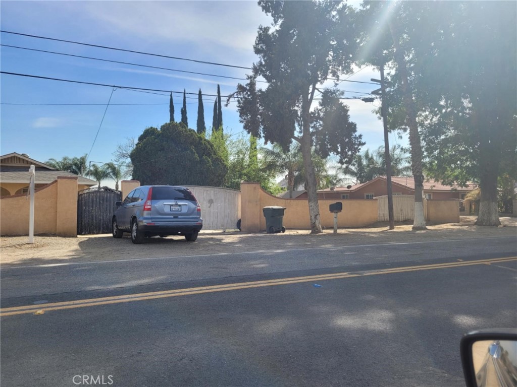 5258 El Rivino Road