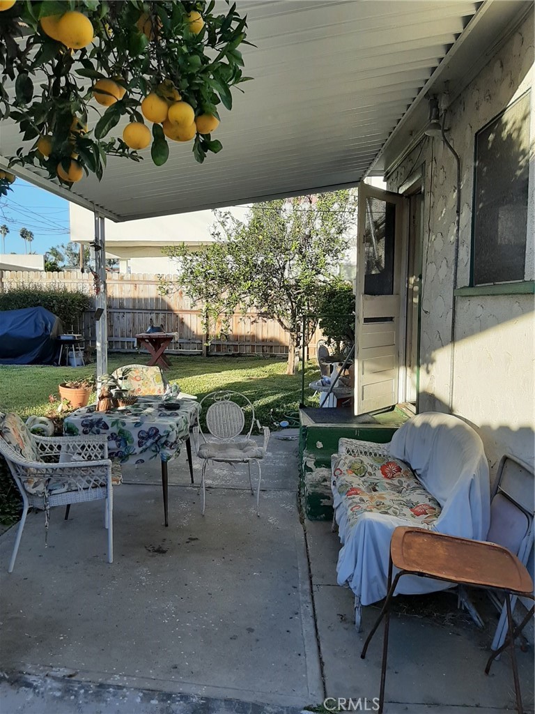 2413 S Victoria Avenue