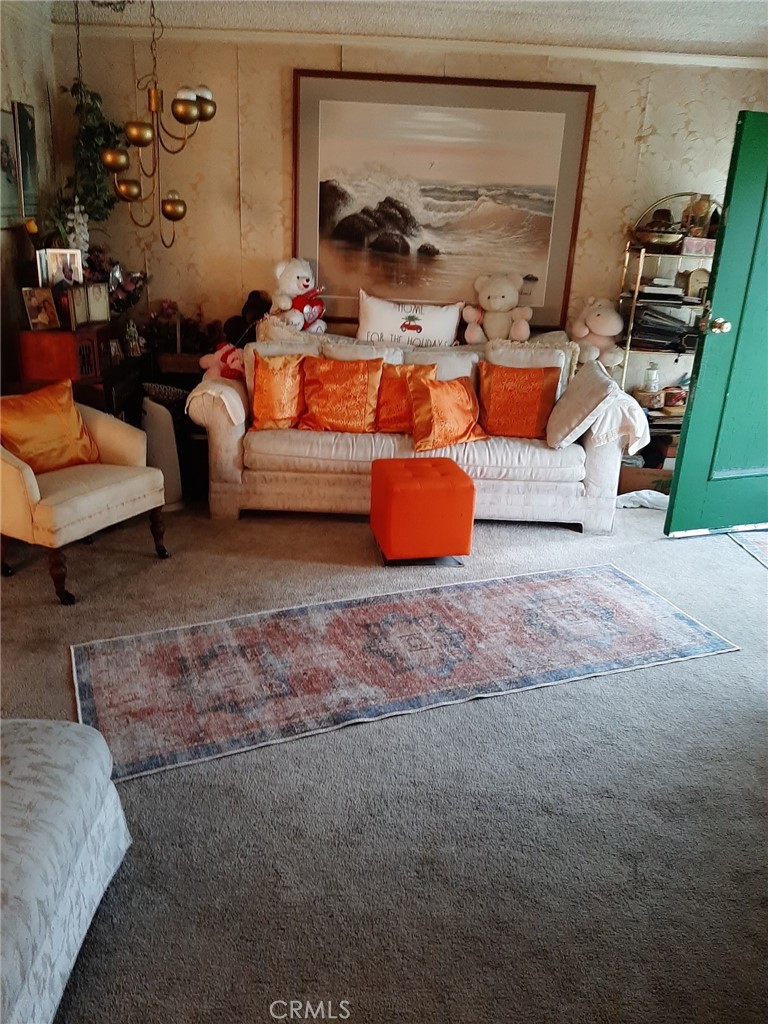 2413 S Victoria Avenue