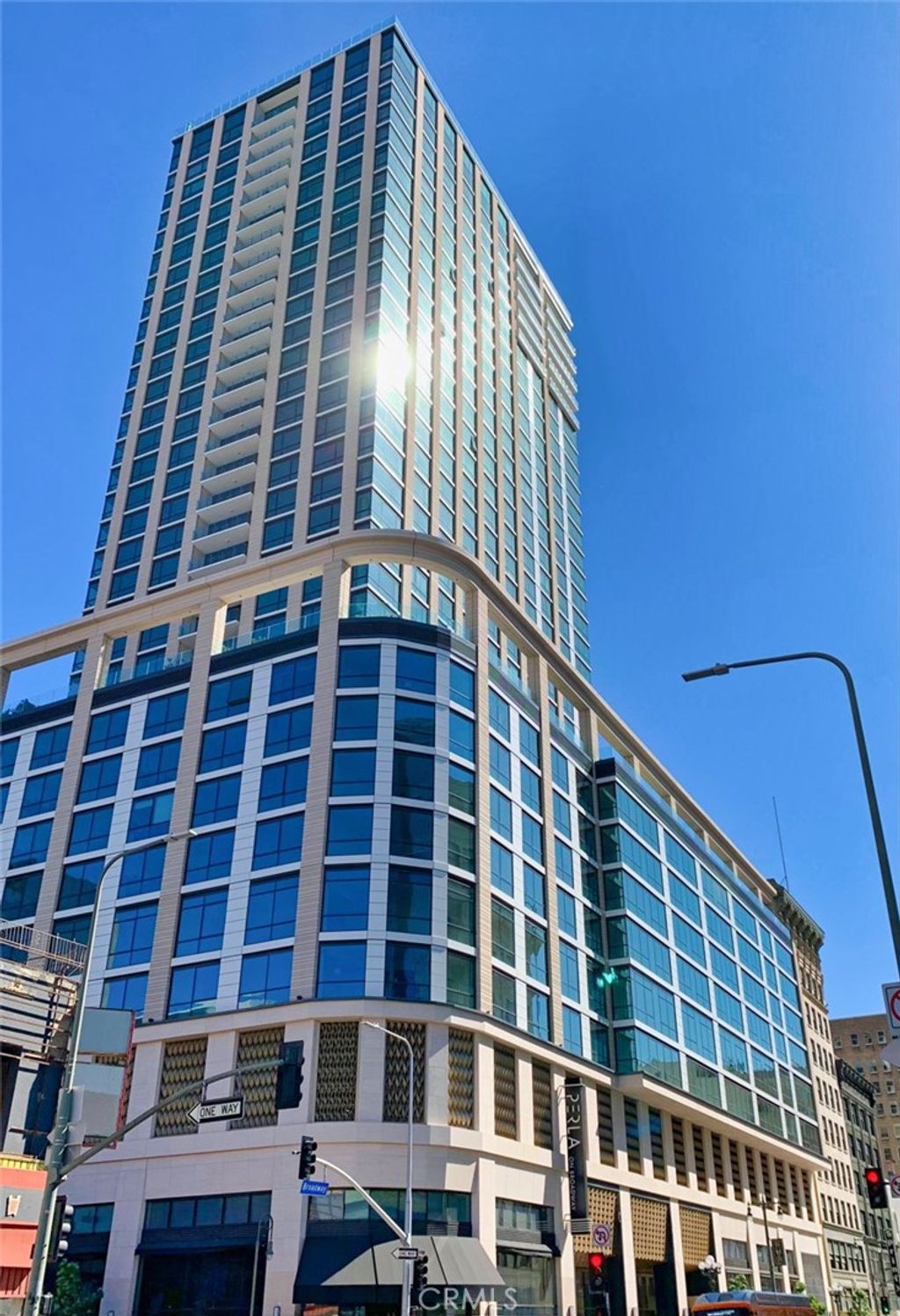 listing image 0