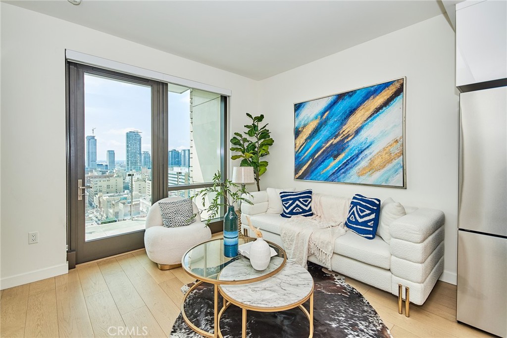 400 S Broadway 2411