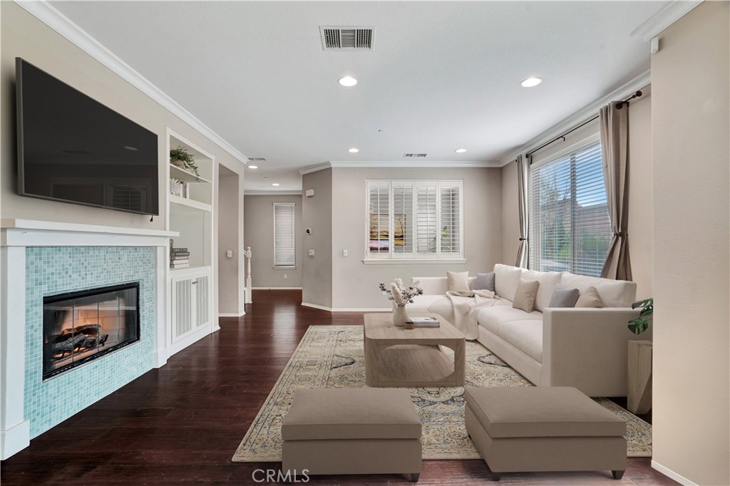 6818 Simmons Way