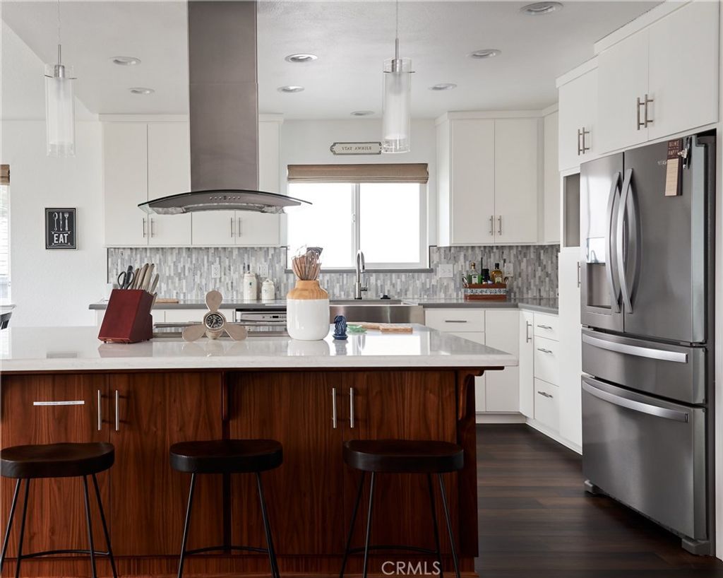 listing image 130726733500668881847
