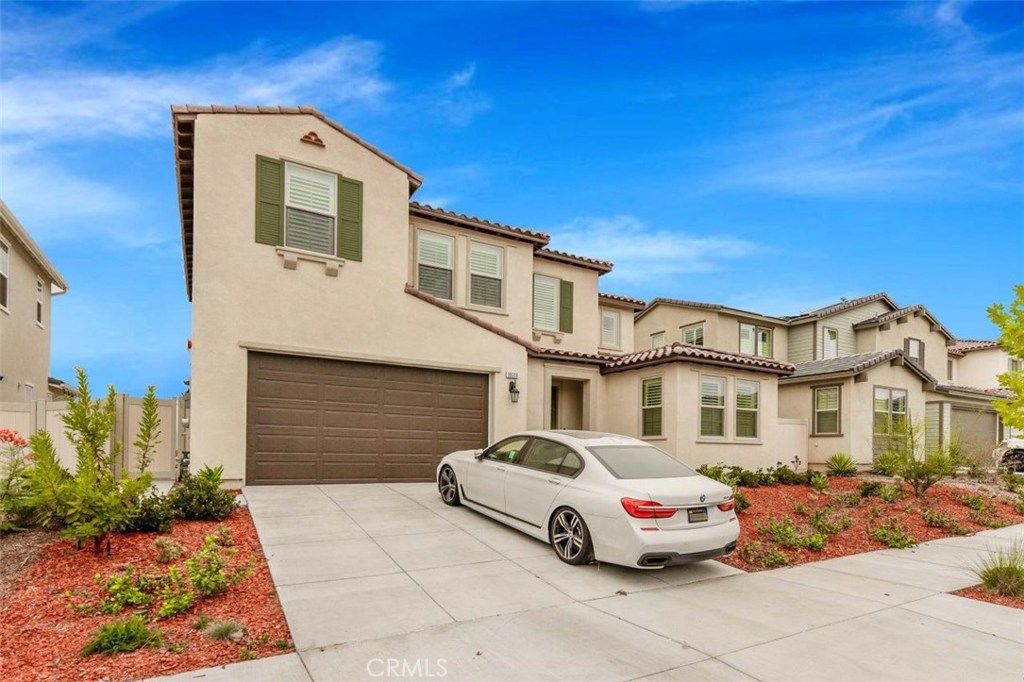 listing image 130728827919103850563