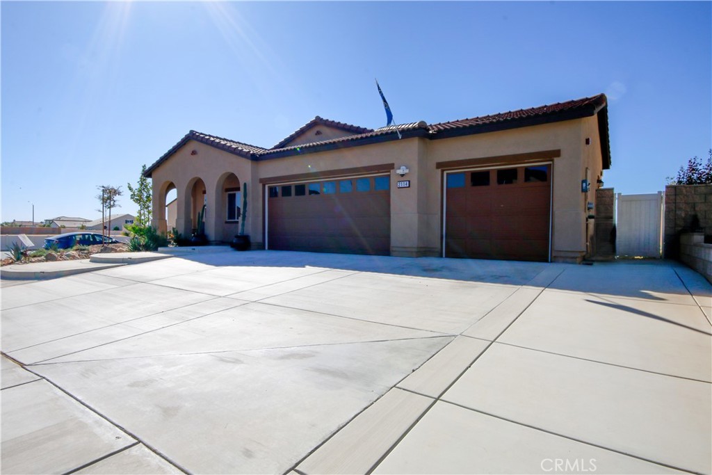 2114 El Nido Avenue