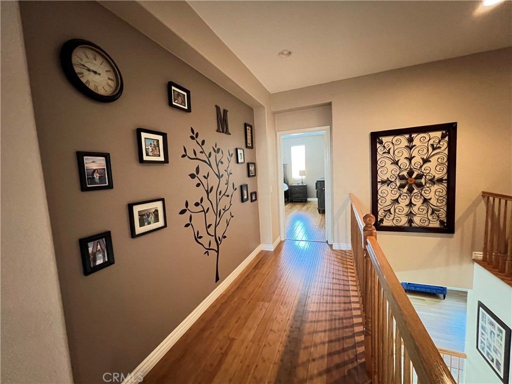 listing image 130727636202384824249