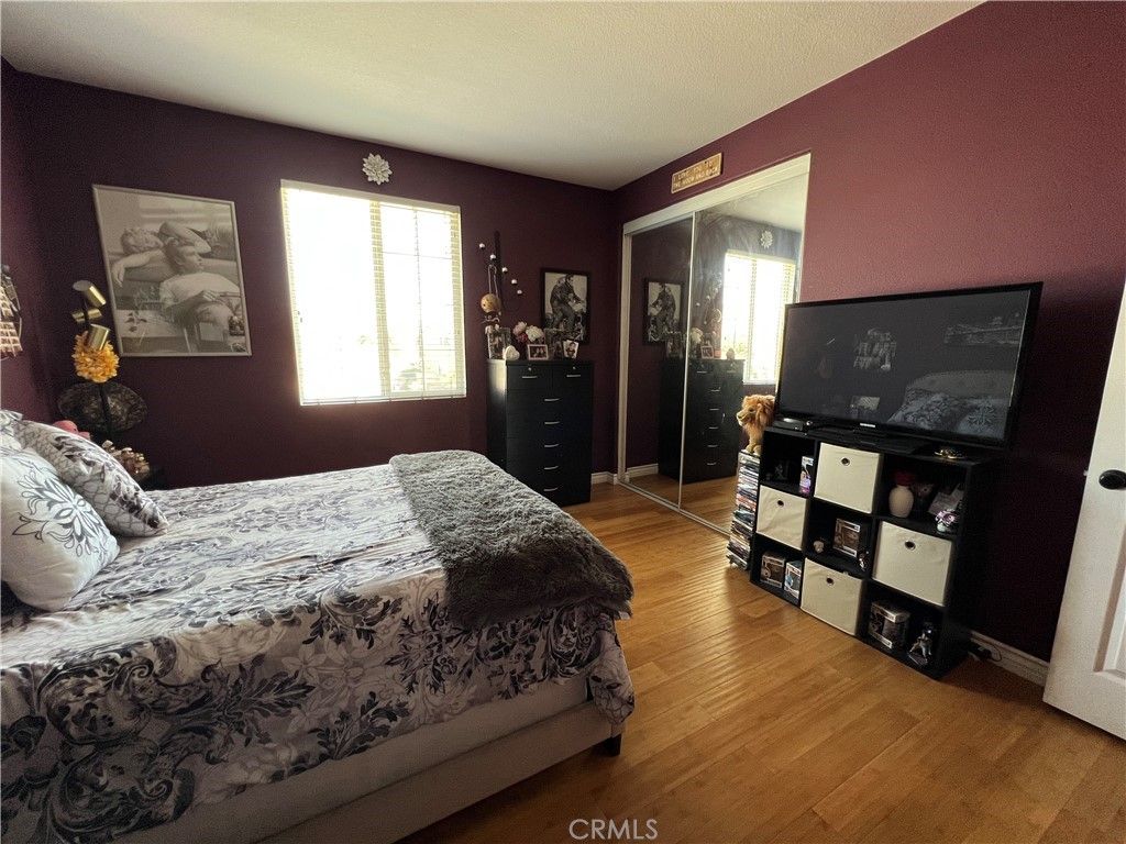listing image 130724550722043141999