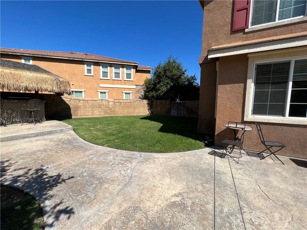 listing image 130725364521594615706