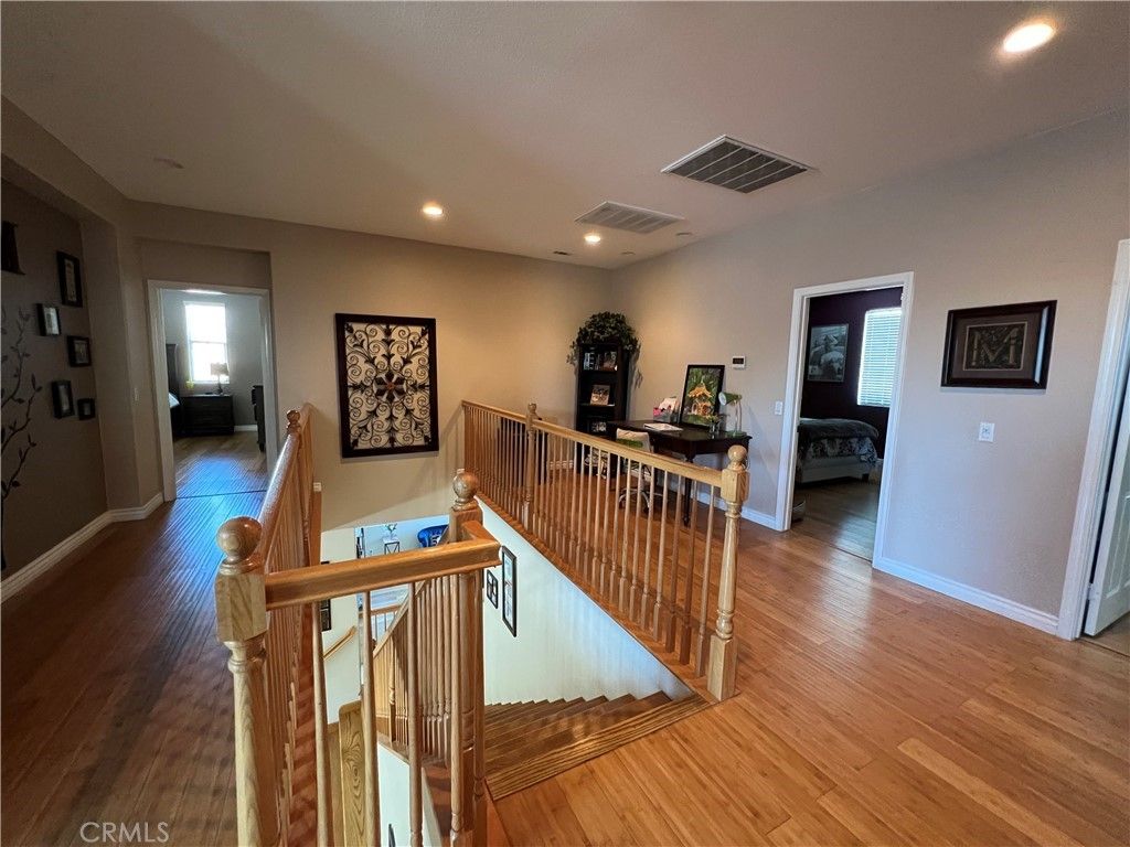 listing image 130725245573414574384