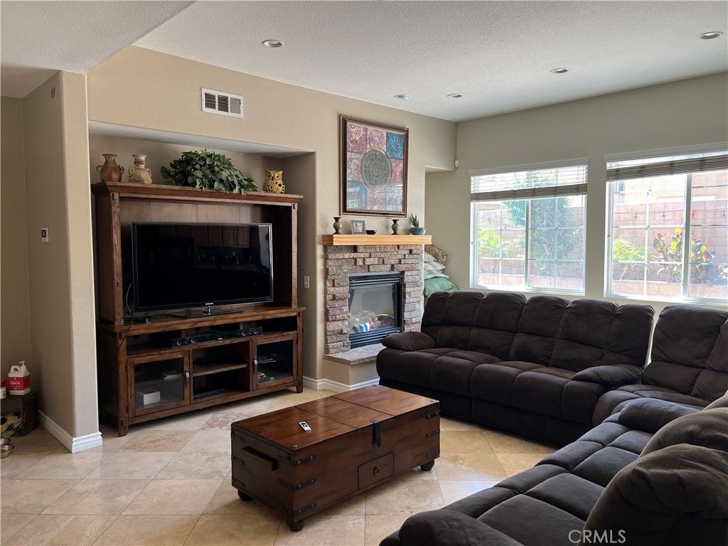 listing image 130728043046567887604