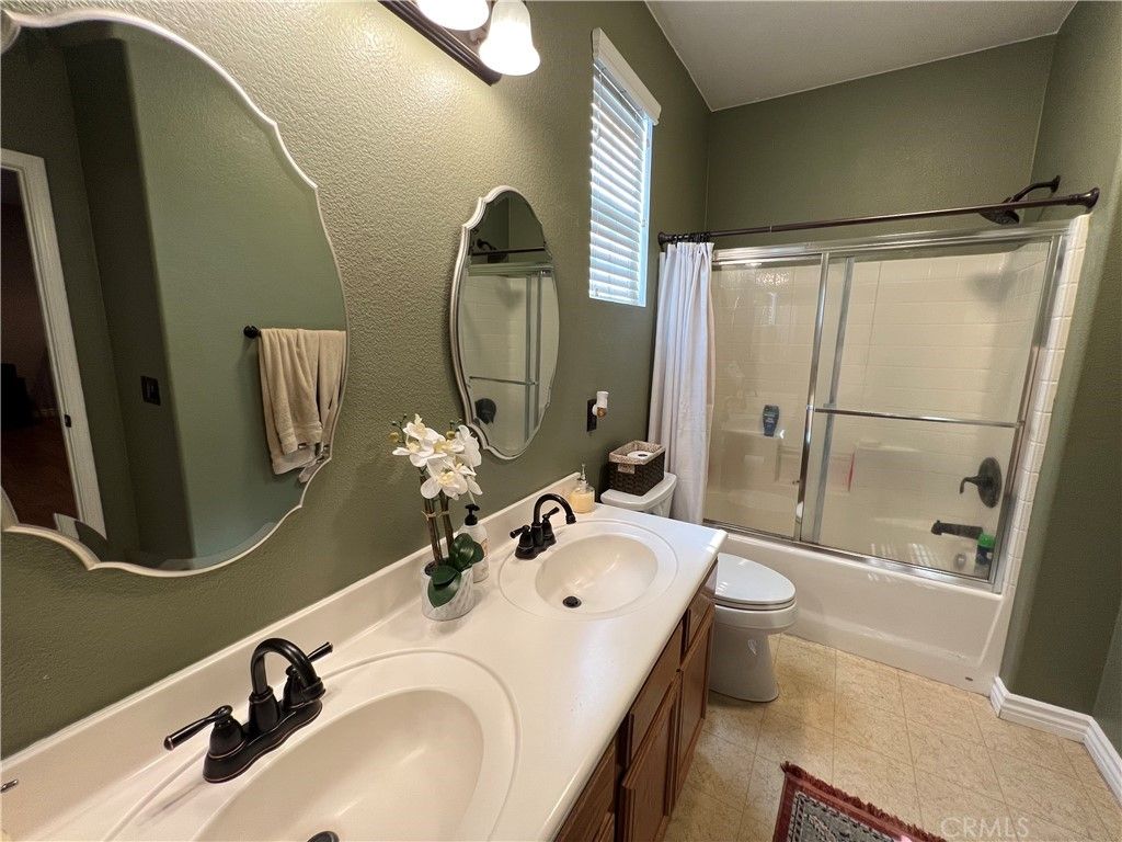listing image 130727693412097207433