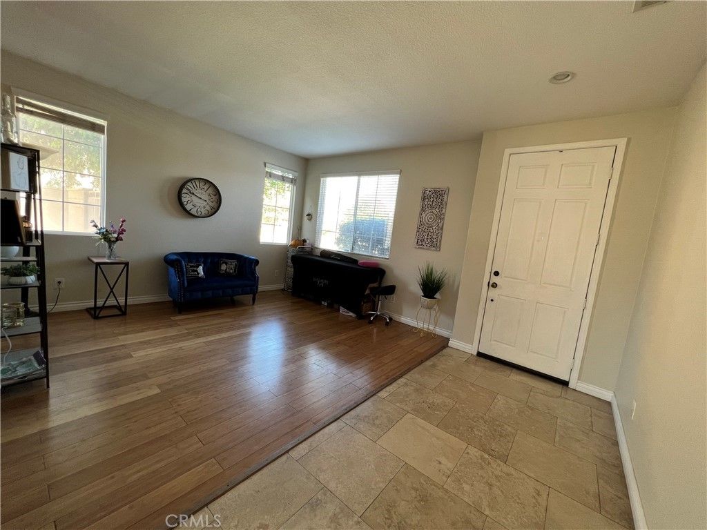 listing image 130723977290123579043