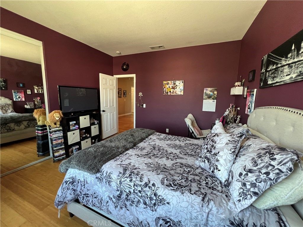 listing image 130721770262448262234