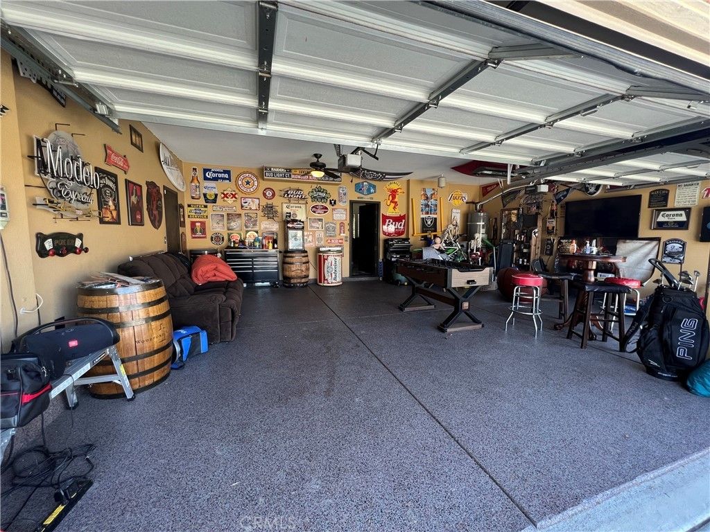 listing image 130722358207094857922