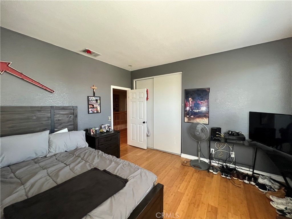 listing image 130729398420136822056