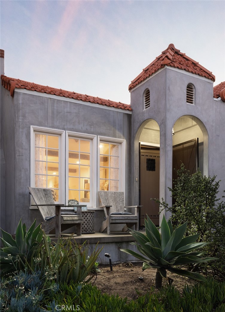 1113 W Balboa Boulevard