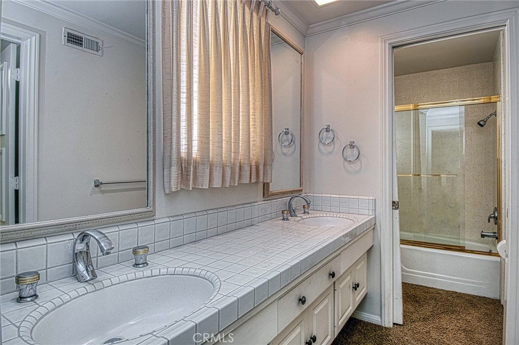 Linda Isle (LIND) - Residential