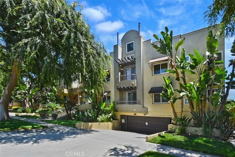 A home in Studio City