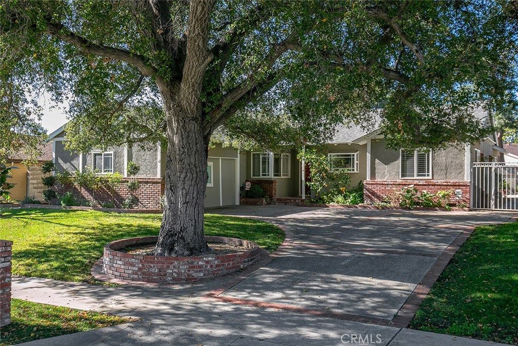 listing image 130727911111432828575