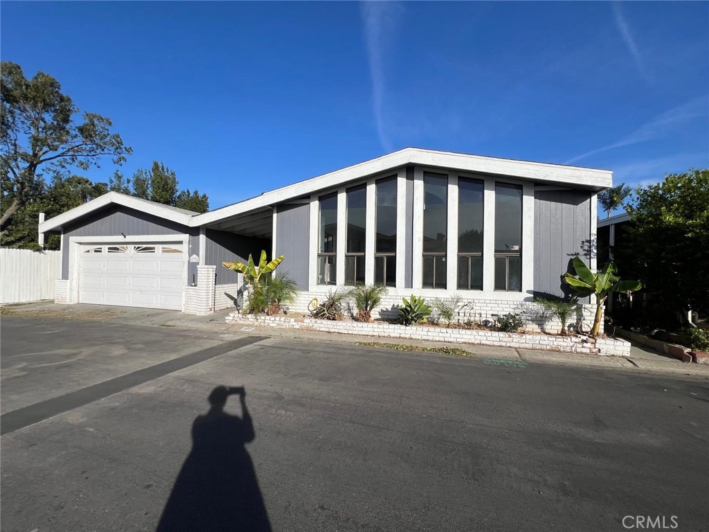 Don't miss this amazing opportunity! This charming home features 3 bedrooms and 2 baths, including a spacious master suite with a full tub, separate shower, and dual sinks. Enjoy multiple living spaces with a formal living room, family room, and a dining area complete with a built-in hutch. Recent updates and new flooring throughout. Additional highlights include a convenient laundry area, a 2-car garage, a cozy patio deck, and a unique side yard.
Situated in a welcoming, family- and pet-friendly community, you'll have access to fantastic amenities such as a large swimming pool, a clubhouse perfect for gatherings, an enclosed spa, and a playground. The location is unbeatable—near the Orange/Anaheim city border, close to shopping, dining, schools, and major attractions like Disneyland, Honda Center, Angel Stadium, and with easy access to the 57 and 91 freeways.