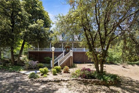 A home in Mariposa