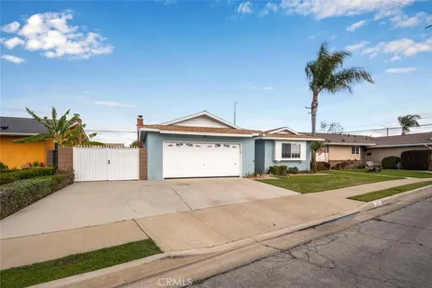 8381 E Hendrie Street, Long Beach, CA 90808 - MLS#: OC25050380