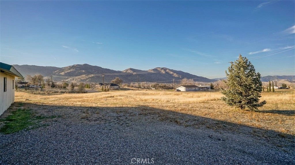 21069 Woodford Tehachapi Rd