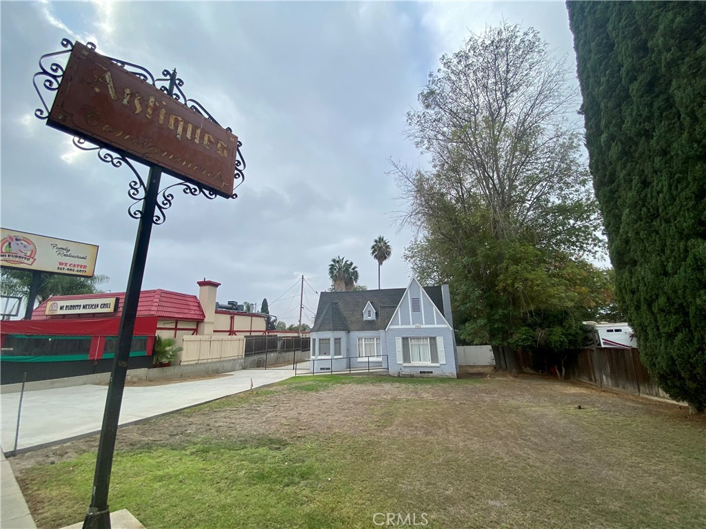 15844 Whittier Boulevard