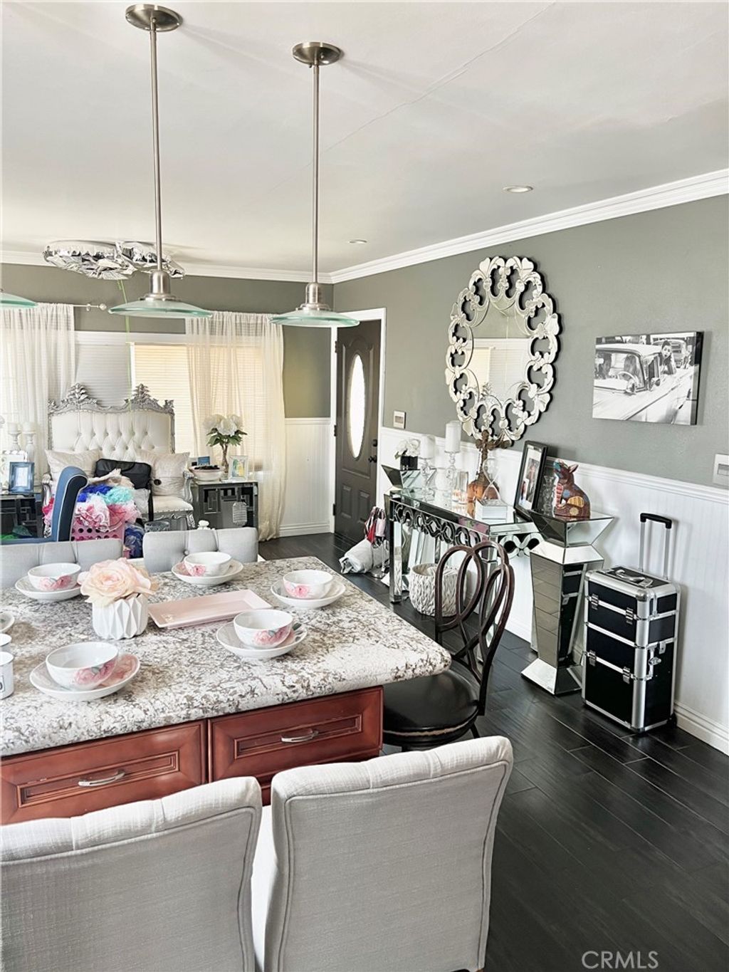 listing image 130723350577126044682