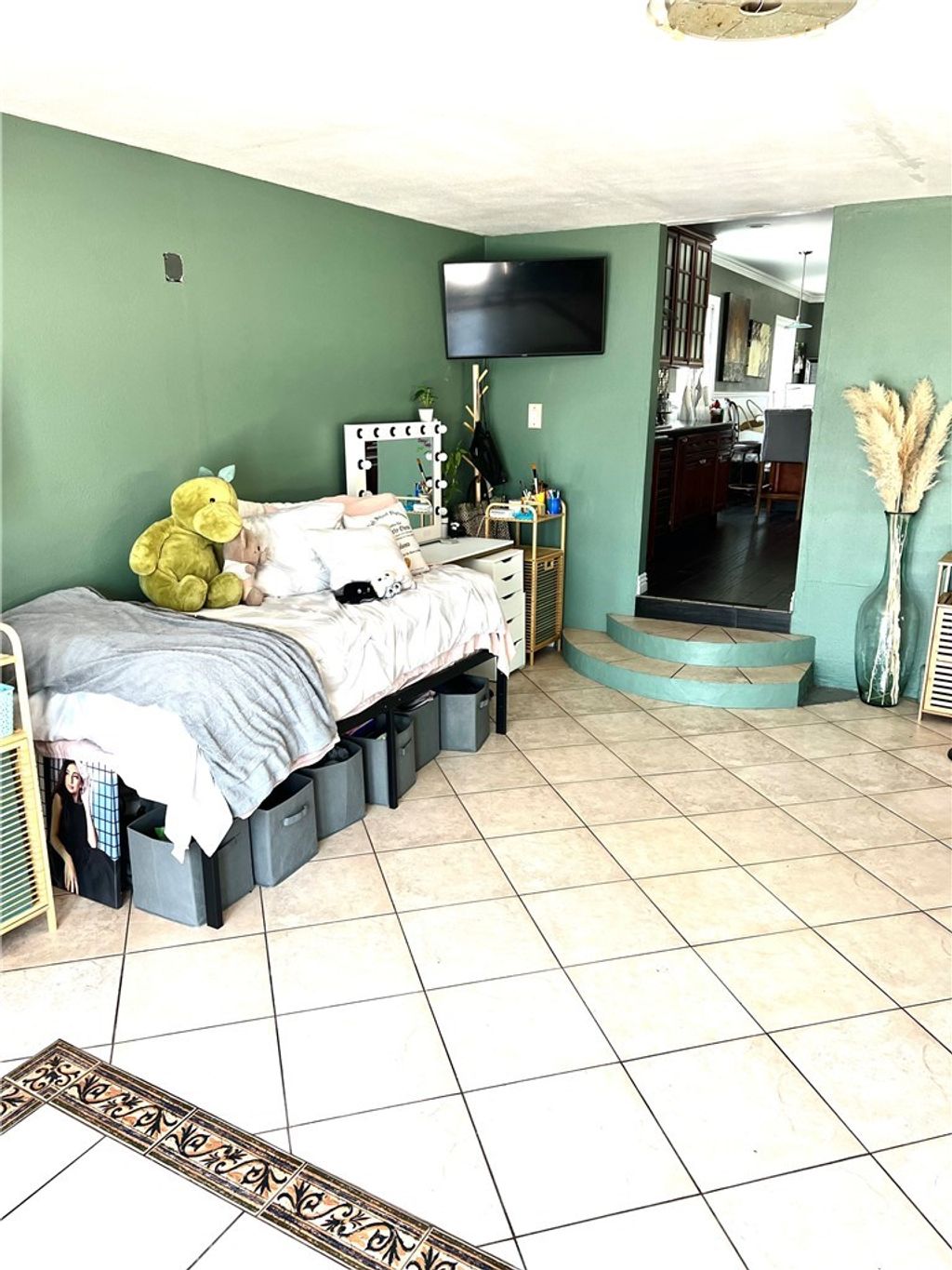 listing image 130727449612573997600