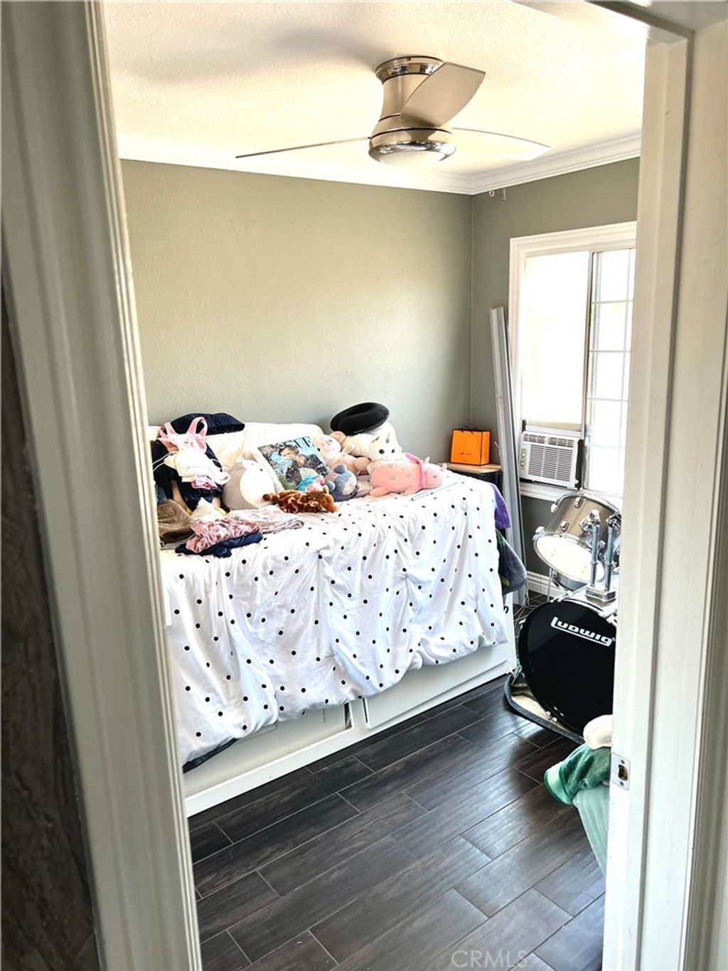 listing image 130727588938932237527
