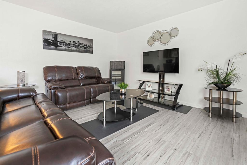 Photo 8 of 36 of 1274 Holly Avenue condo
