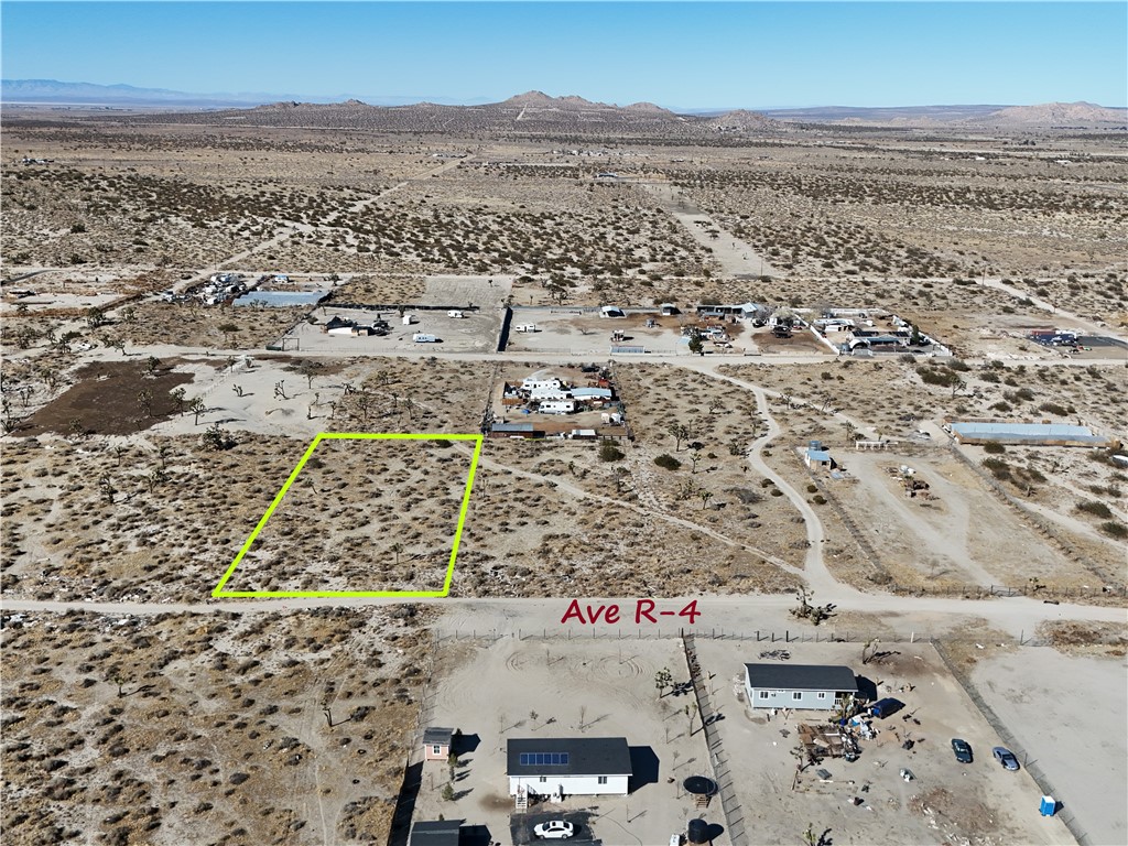 APN: 3040-001-021 Coordinates: 34.569361, -117.897028 0.94 acres for sale in LA county. This parcel is located in Littlerock, CA near the corner of E Ave R4 and 130th St E. Excellent location in a very desirable rural community of the Antelope Valley that continues to grow. This parcel has frontage on E Ave R4.