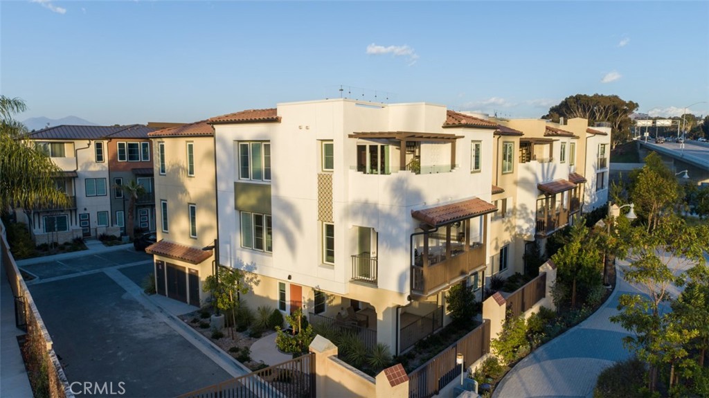 1529 Doheny Way