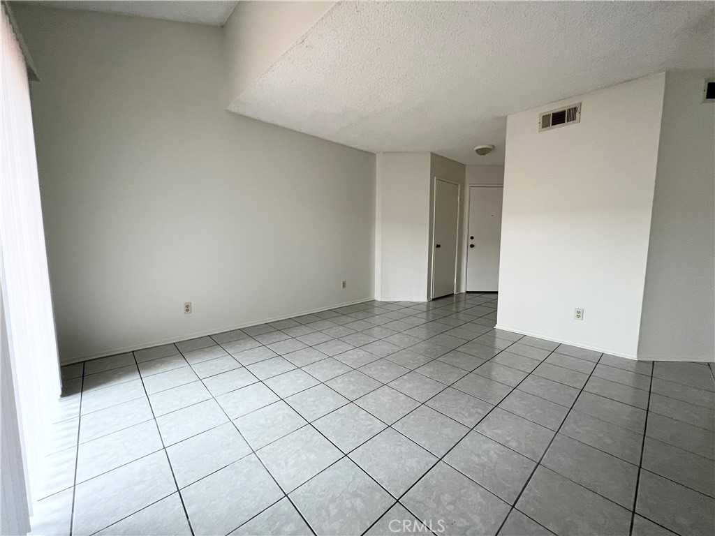 Photo 3 of 15 of 826 California Privado townhome