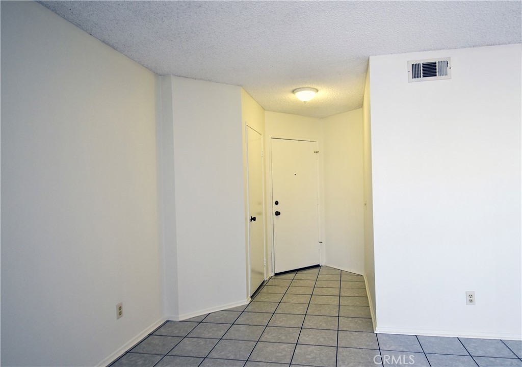 Photo 2 of 15 of 826 California Privado townhome