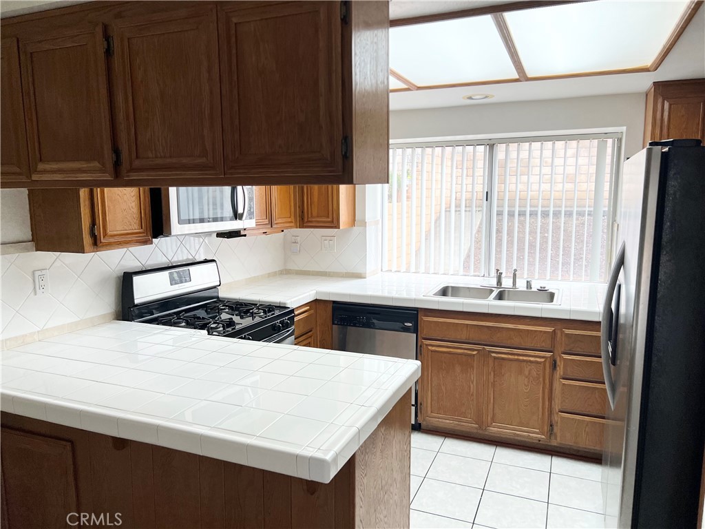 Photo 6 of 15 of 826 California Privado townhome