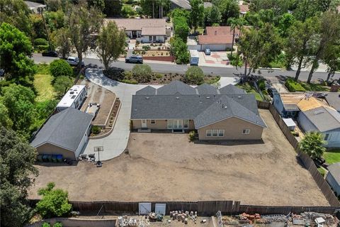 A home in North Tustin