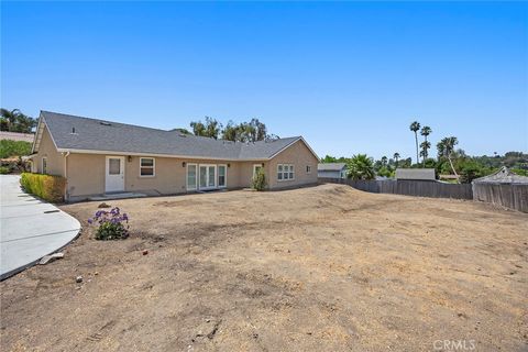 A home in North Tustin