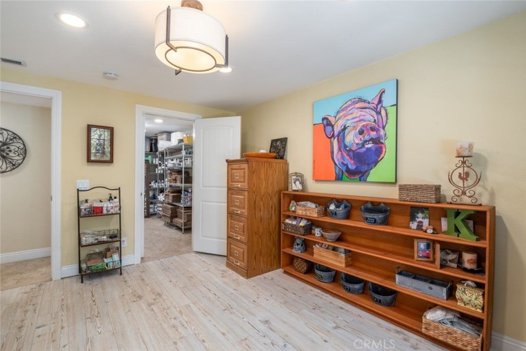 listing image 130725447147395813739