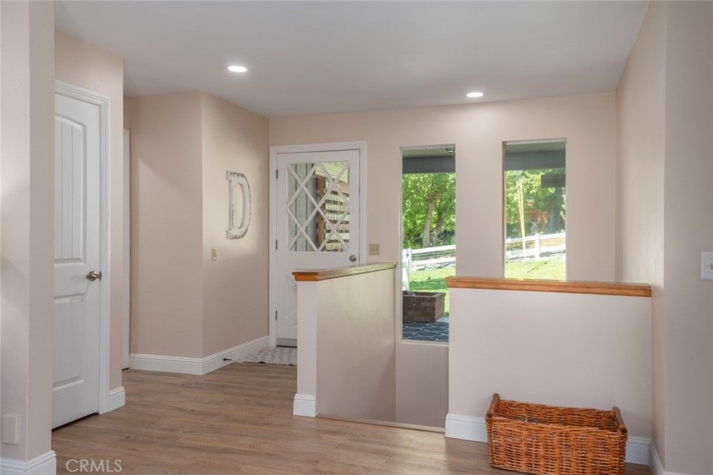 listing image 130721851847862282334