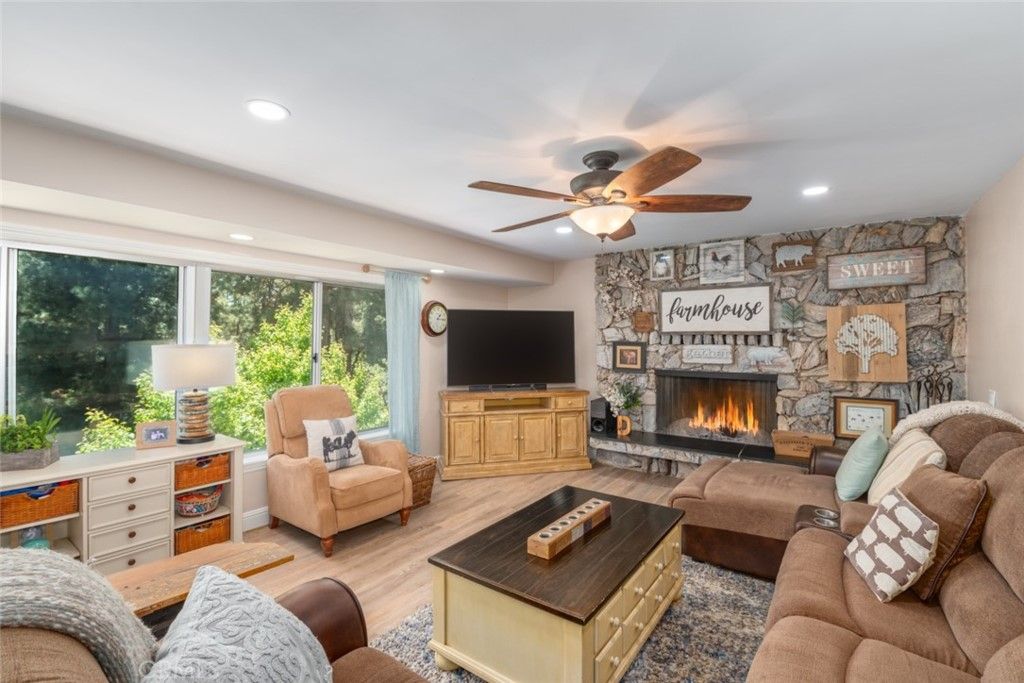 listing image 130722620956010724845