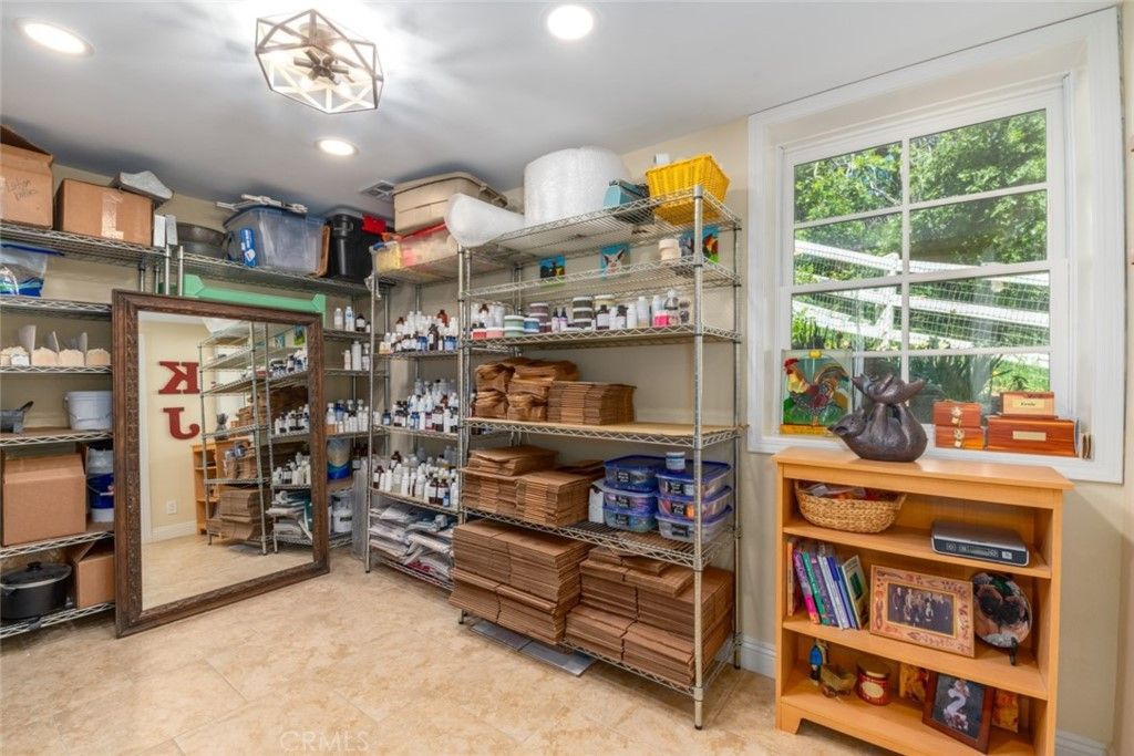 listing image 130720607120065490202