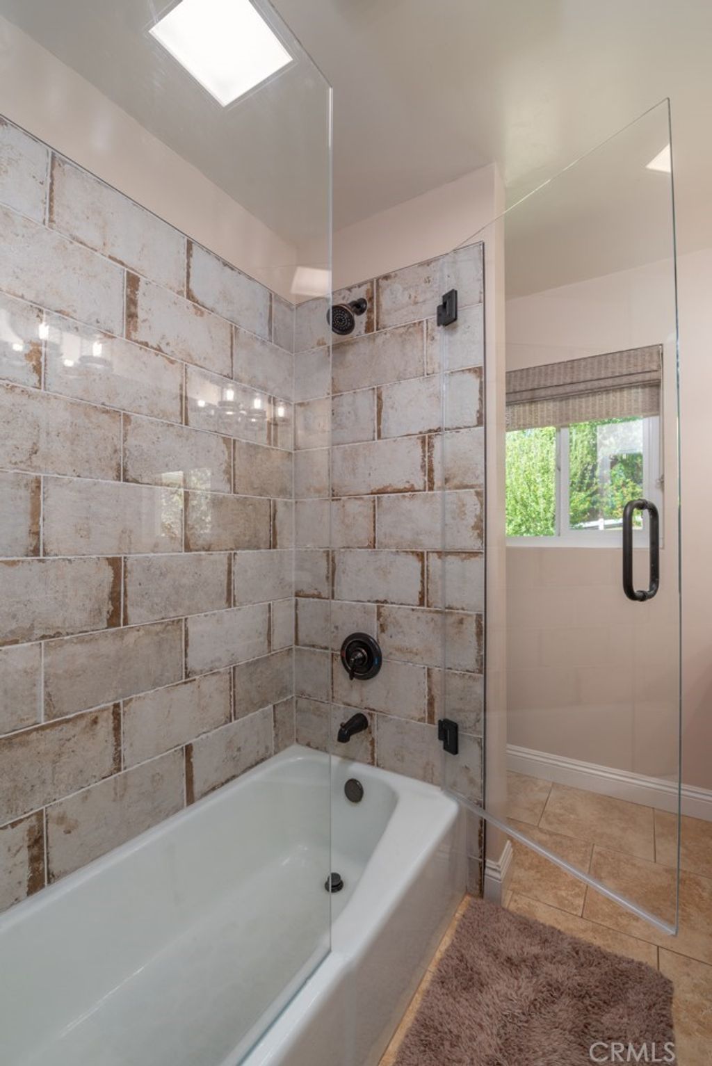 listing image 130726018920178895821
